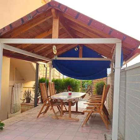 Xheka Apartment *