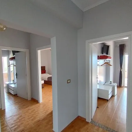 Xheka Apartment *